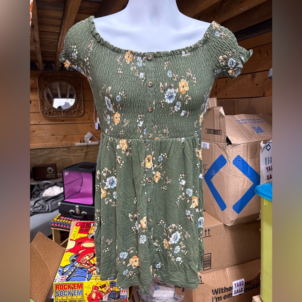 Xhilaration Green Floral Smocked Dress Size Small